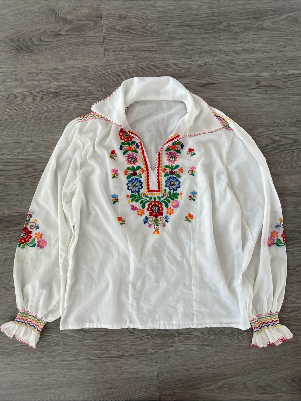 Vtg embroidered floral Prarie top